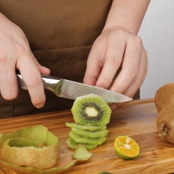 Zestaw 4 noży kuchennych KAMAZAKI KZI500SET – stal damasceńska, rdzeń VG-10